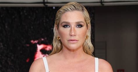 Kesha becomes one with nature as she poses nude to promote。